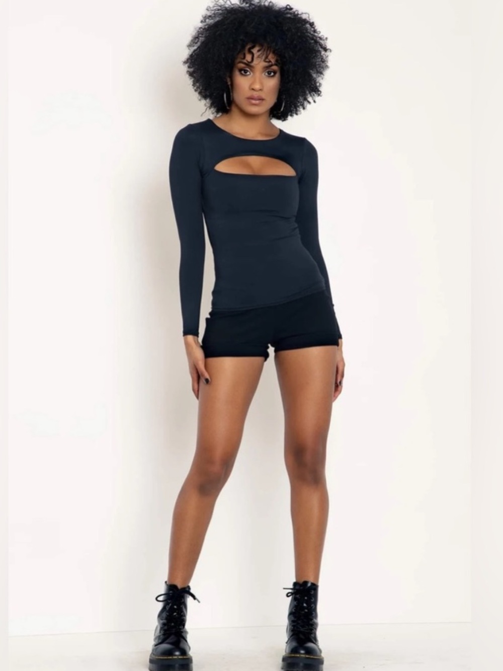 NWT Blackmilk Matte LS Peephole Top ~ LIMITED Black Size Medium - Picture 4 of 12